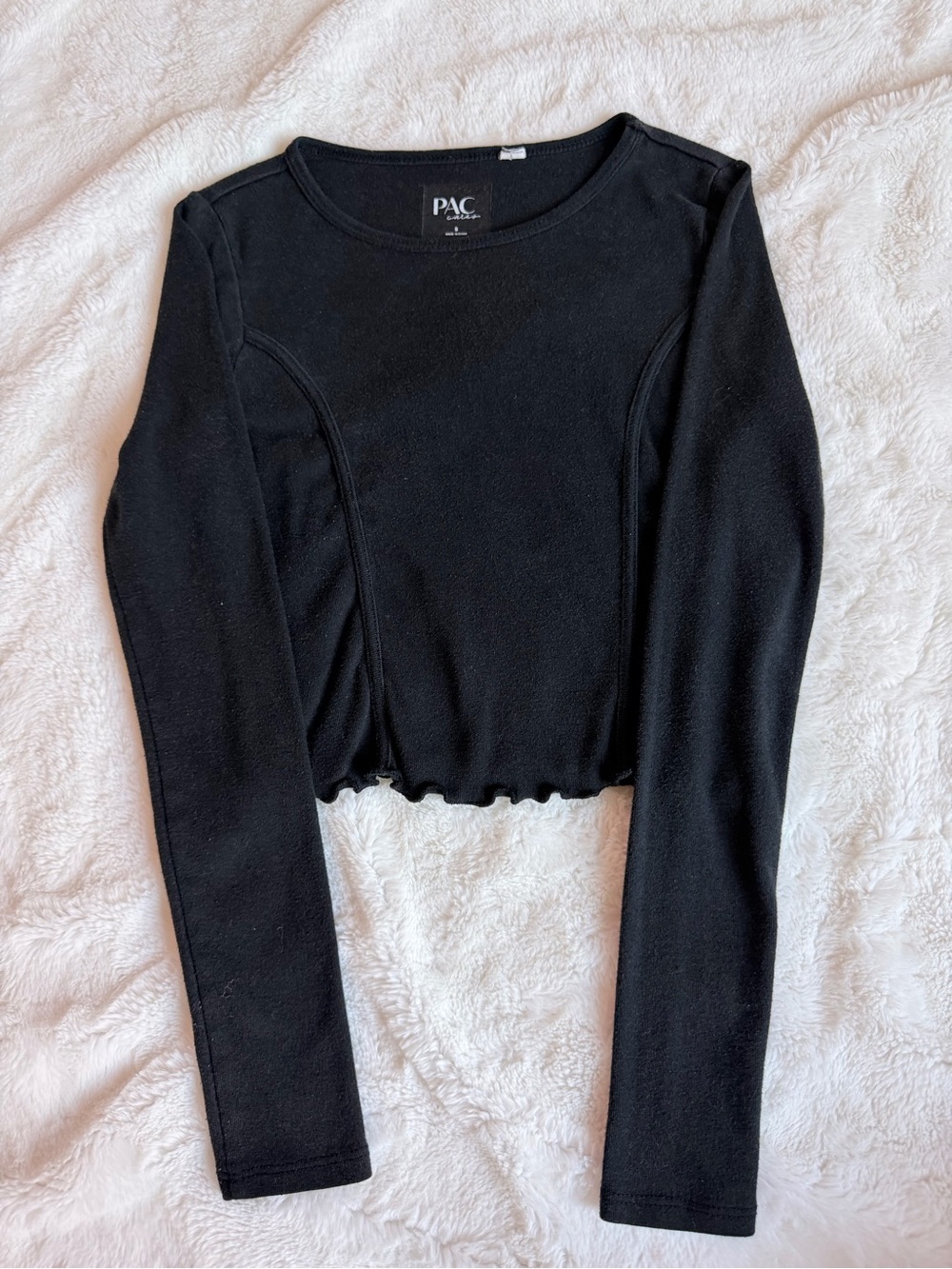 Women’s Black Cropped Long-Sleeve Crewneck Top